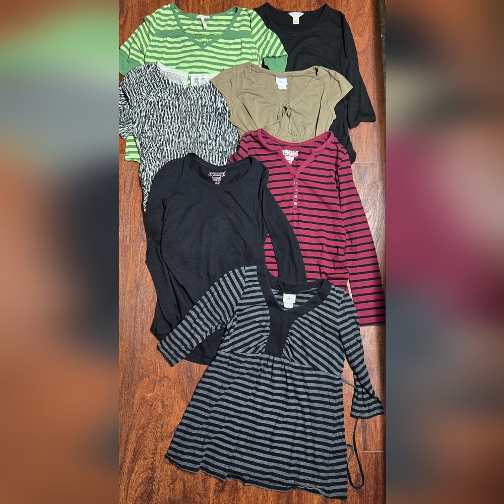 Motherhood Maternity & More 7 Shirt Bundle women's size medium